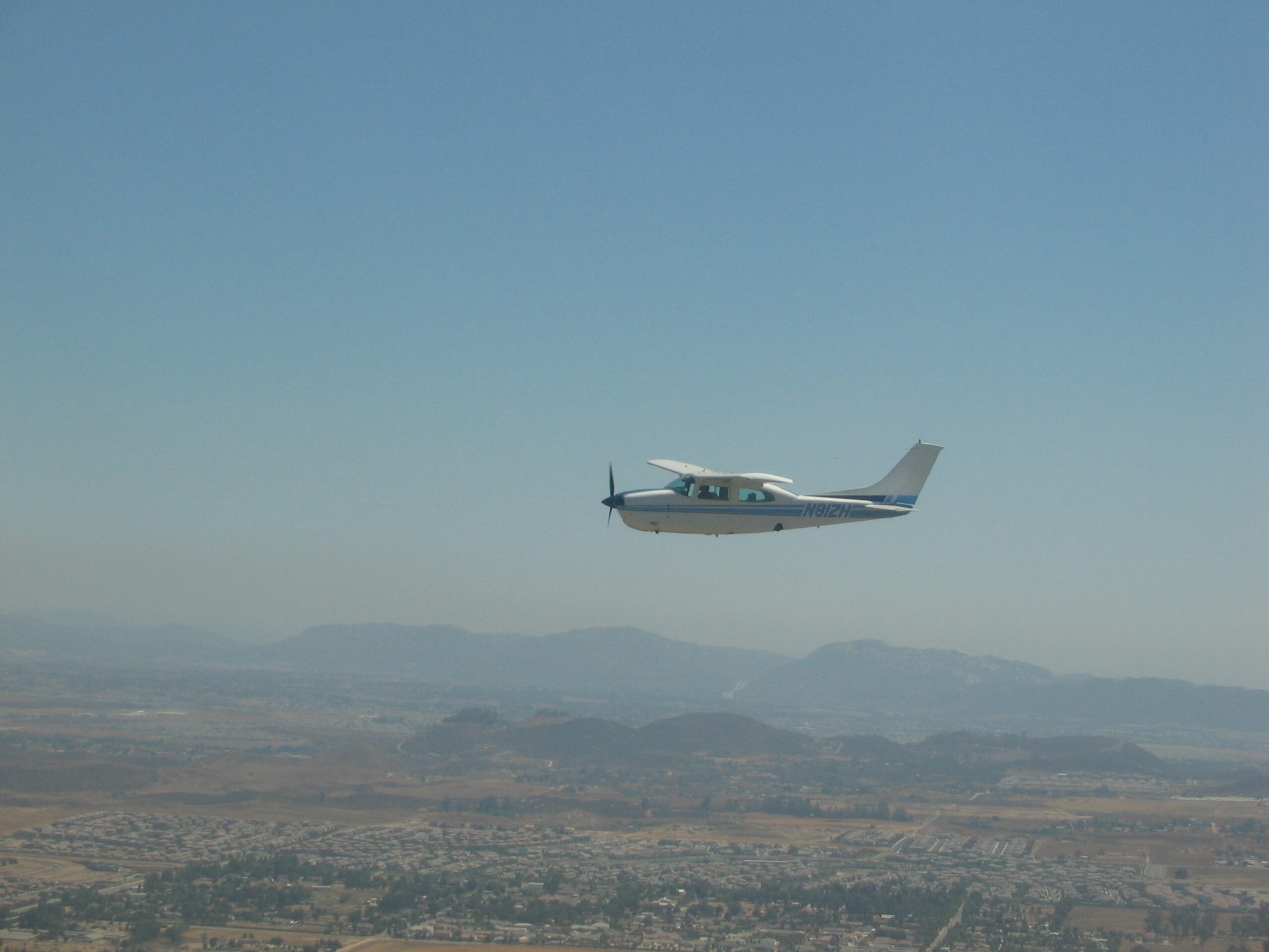CESSNA 210-M